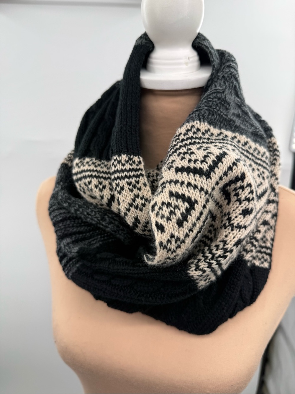 Do Everything in Love NWT Infinity Scarf Black Gray Fair Isle Nordic Cable Knit